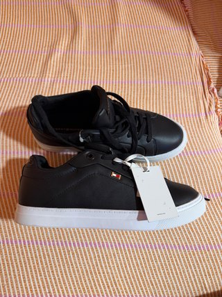 Zapatillas Tommy Hilfiger Negras, talla 40