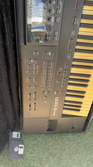 Teclado Roland G-1000