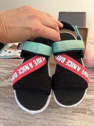 Sandalias niña Gioseppo poco uso