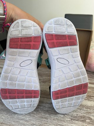 Sandalias niña Gioseppo poco uso