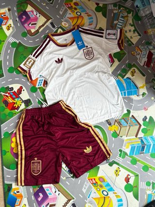 Conjunto Adidas España Fútbol  mundial 2026 niños