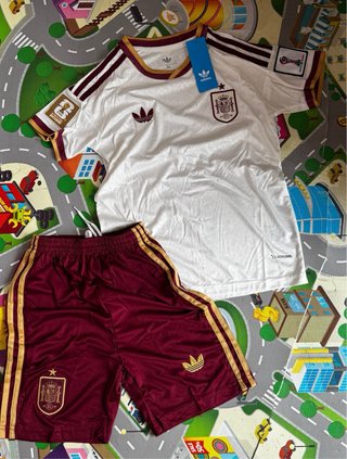 Conjunto Adidas España Fútbol  mundial 2026 niños