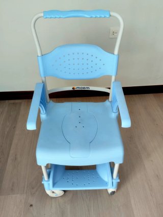 Sillas eléctrica, manual y ducha. Muy buen estado.