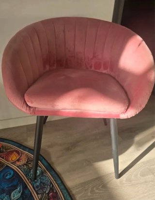 Silla de terciopelo rosa