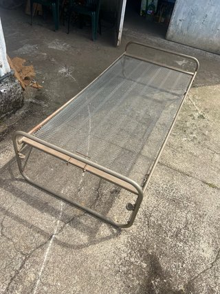 Cama plegable metálica