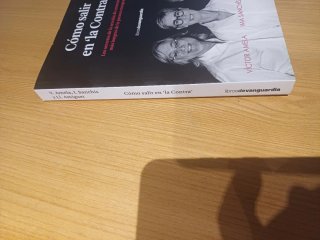 Libro COMO SALIR EN LA CONTRA de la VANGUARDIA