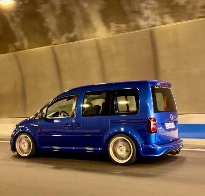 Volkswagen Caddy r32 - foto 1