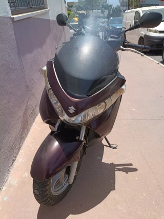 Suzuki Burgman 125cc Maxiscooter 11.000 kmts