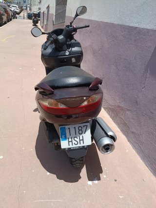 Suzuki Burgman 125cc Maxiscooter 11.000 kmts
