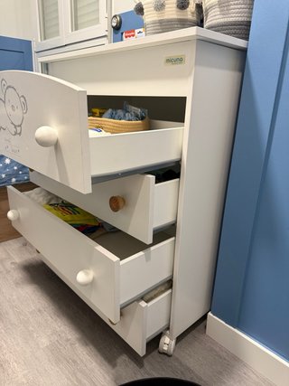 Cuna bebé blanca con cajonera