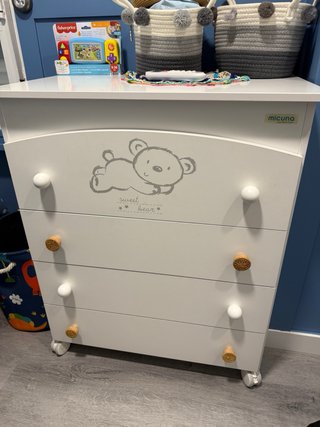 Cuna bebé blanca con cajonera
