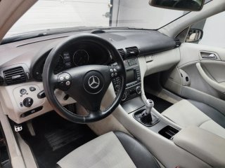 Mercedes-Benz Clase C 2005
