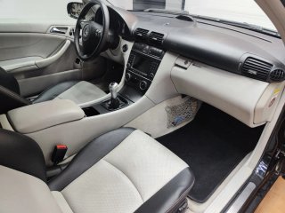 Mercedes-Benz Clase C 2005