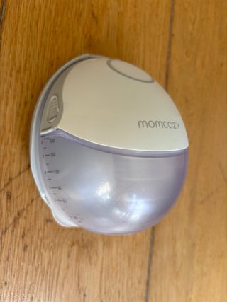Sacaleches Momcozy M6. Usado durante un mes.