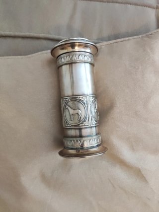 Antiguo encendedor  baño plata. No funciona