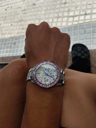 Reloj Skyline con diamantes y bisel rosa
