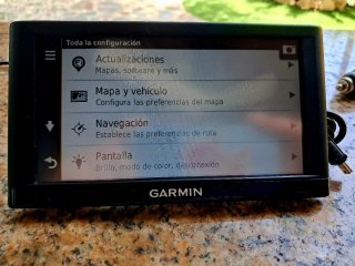Navegador GARMIN NÜVI 65LM