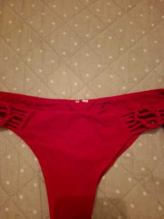 Bikini Calzedonia rojo con detalles trenzados
