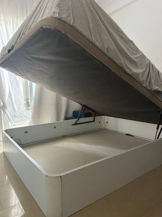 Sofá cama doble gris con almacenaje