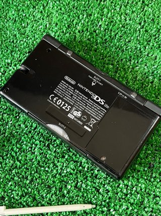 Nintendo DS Lite in nero, in buone condizioni e funzionante