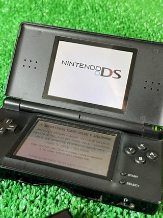 Nintendo DS Lite in nero, in buone condizioni e funzionante