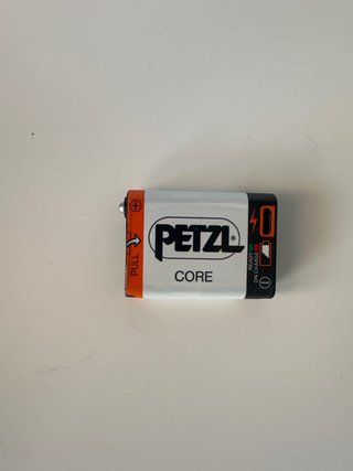 Frontal Petzl Actik + Pila recargable