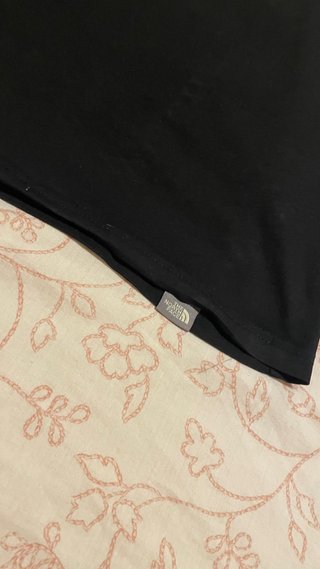 Camiseta The North Face Negra
