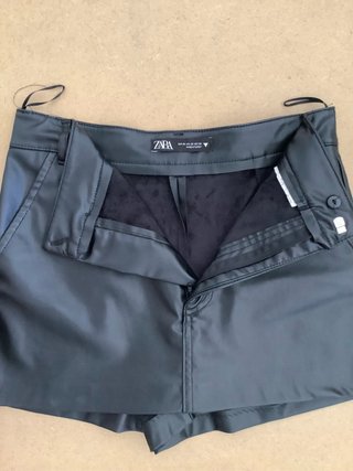Falda pantalón Zara corta efecto piel