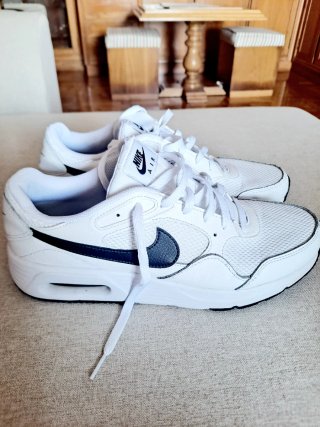 Zapatillas Nike Air Blancas y negras