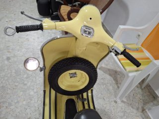 Vespa 125L Amarilla Restaurada