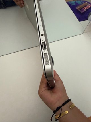 Macbook Air Plata  Modelo A1466  Año 2016