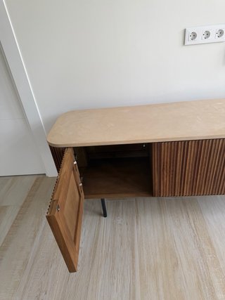 Mueble TV Kirei 150 cm, como nuevo