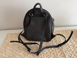Mochila Guess Logo Monogram marrón