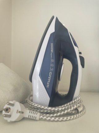 Plancha Ferrari 2000W Azul