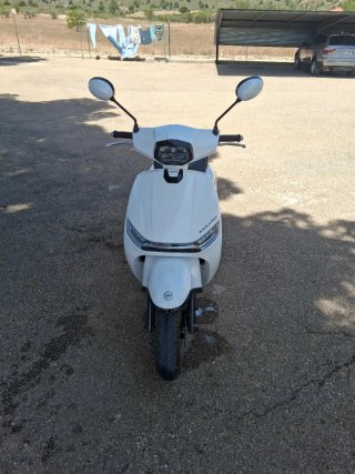 Keeway Versilia 50, Blanca Scooter