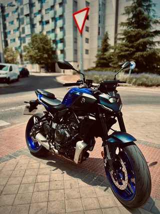 Yamaha MT-07 Azul y Negra