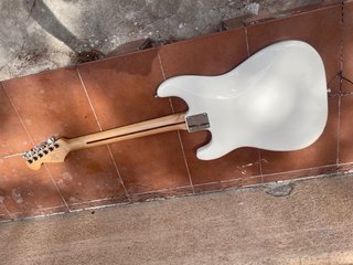 Guitarra Squier by Fender Stratocaster