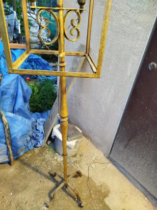 Lámpara de pie hierro forjado y madera