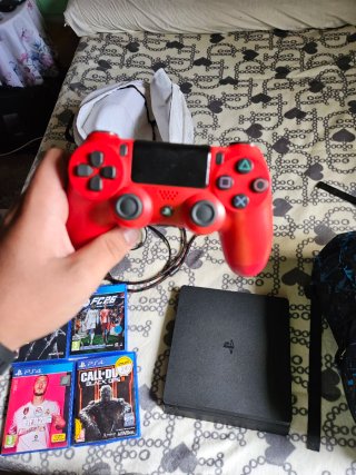 PS4 (PlayStation 4) Nera + Giochi