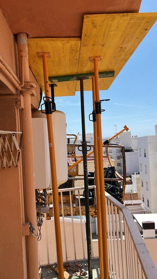 Albañil constructor especializado en reformas
