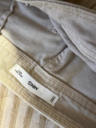 Pantalones anchos beige Mango