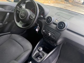 Audi A1 2012 PEGATINA C SOLO 220.000 km 115€/MES