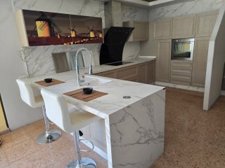 Cocina Neolith Exposición con Electrodomésticos