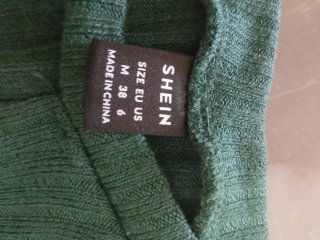 Camiseta verde SHEIN escotada Talla  38 M