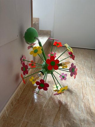 Lámpara infantil de techo con flores