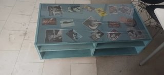 Mueble de metal con ruedas