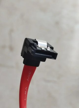 Despiece informática: grabadora, cables, adaptador