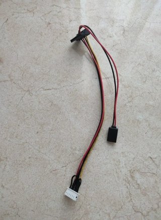 Despiece informática: grabadora, cables, adaptador
