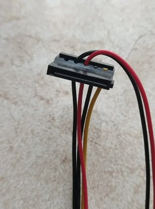 Despiece informática: grabadora, cables, adaptador