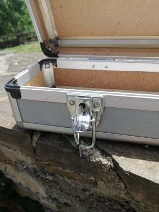 Maletín Aluminio Niessen Plata